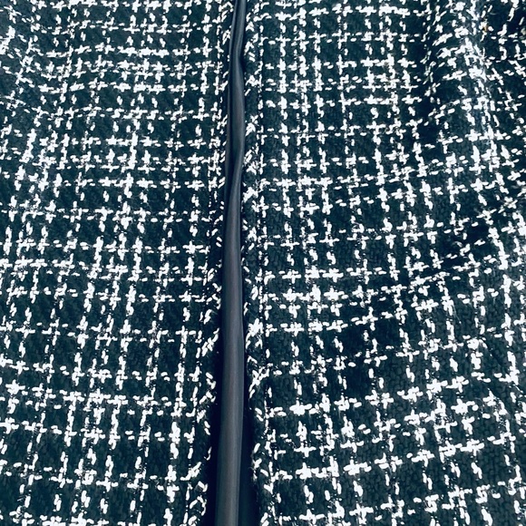 Black & White Tweed Coat - Fully Lined - Gorgeous Excellent Condition - Picture 13 of 16